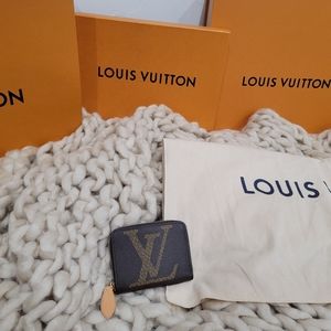 Louis Vuitton Large Monogram Zippy Coin Purse